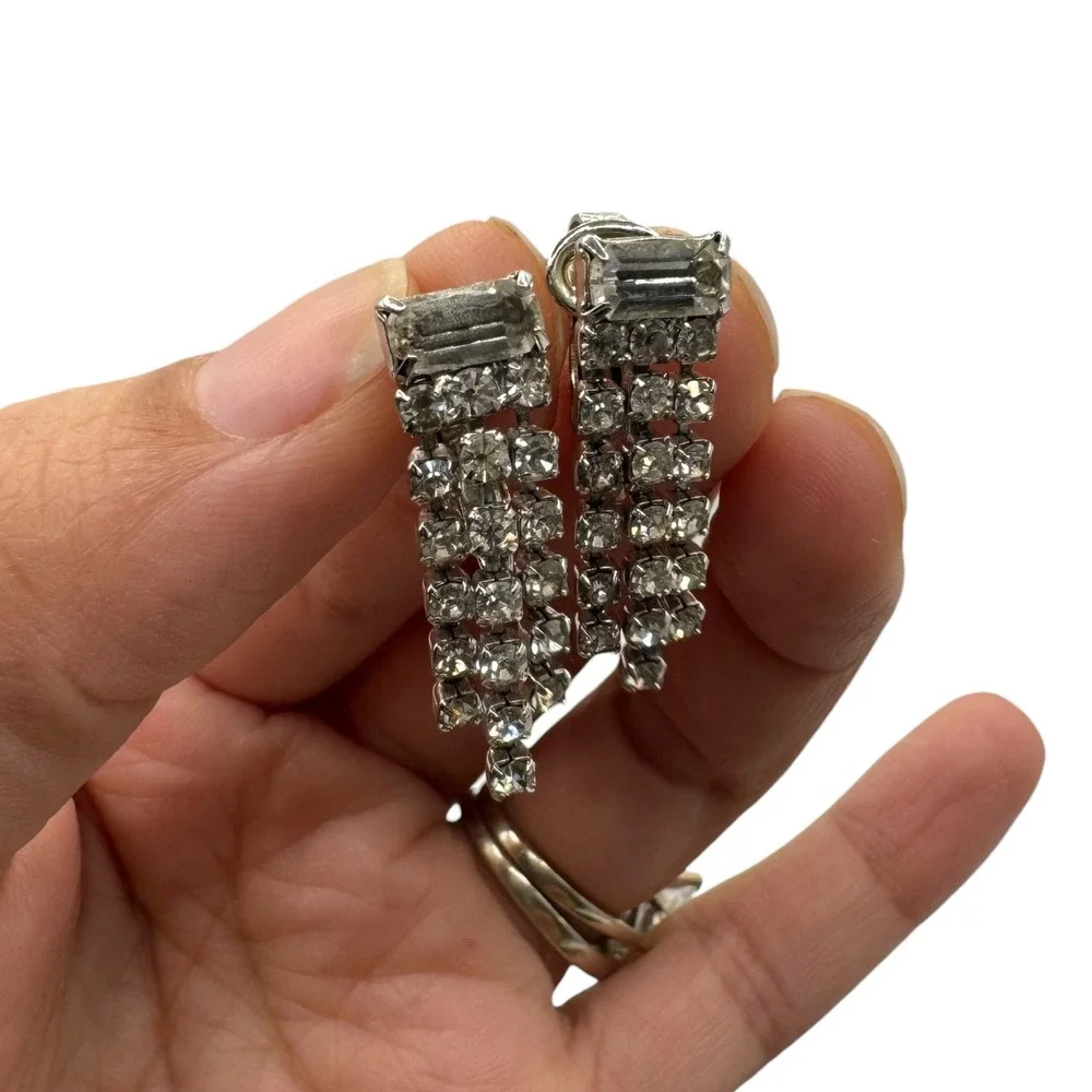 Vintage Costume Sparkling Rhinestone Dangle Earrings Clip Ons Silver‎ Tone D14Q